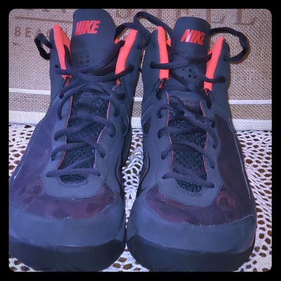 Nike Other - Nike mens high top gym shoe sz 8.5